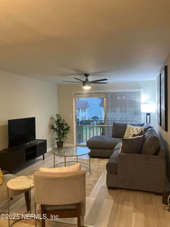 1551 El Camino Rd #4, Jacksonville, FL 32216