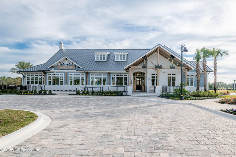 733 Juniper Hills Dr, St Johns, FL 32259