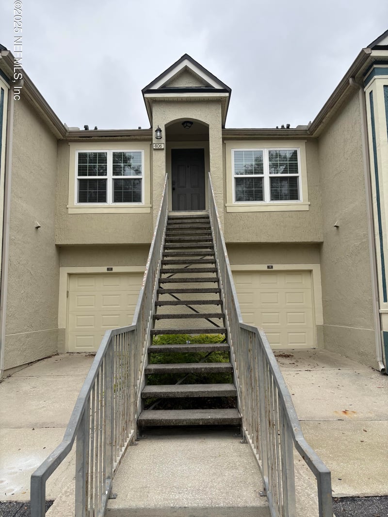 13700 Richmond Park Dr #806, Jacksonville, FL 32224