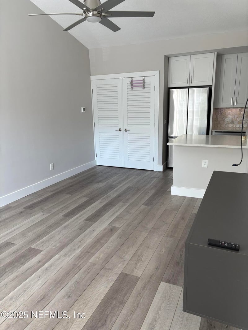 13700 Richmond Park Dr #806, Jacksonville, FL 32224