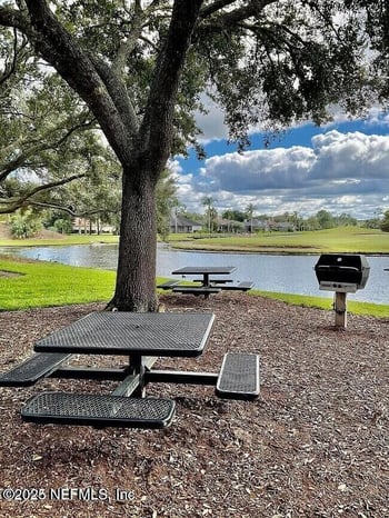 13700 Richmond Park Dr #806, Jacksonville, FL 32224