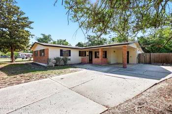 588 Madeira Dr, Orange Park, FL 32073