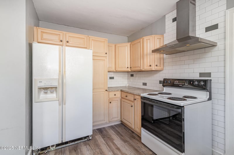 222 Trout River Dr, Jacksonville, FL 32208