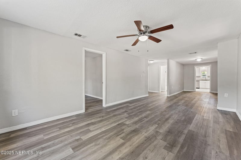 4044 Hunter Cir, Jacksonville, FL 32207