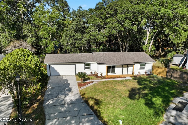 579 Carina Ln, Jacksonville, FL 32225