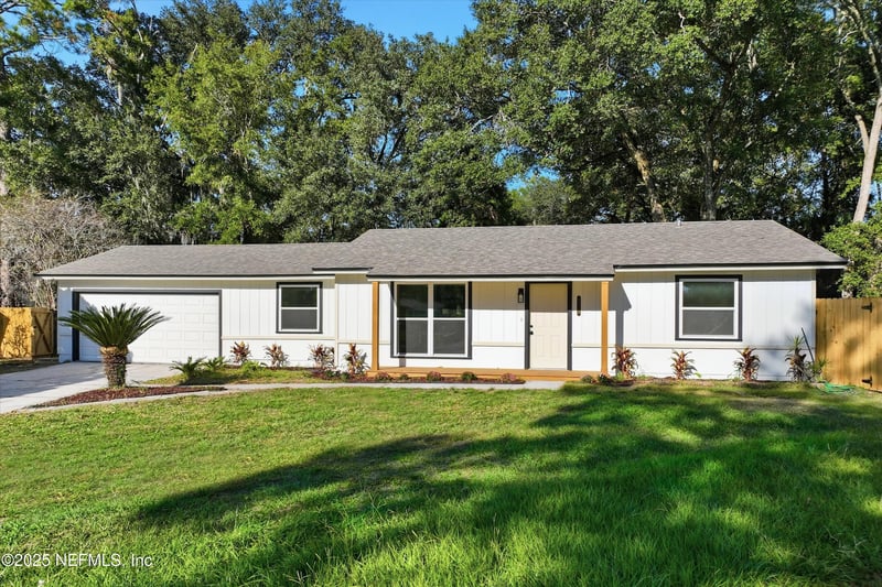 579 Carina Ln, Jacksonville, FL 32225