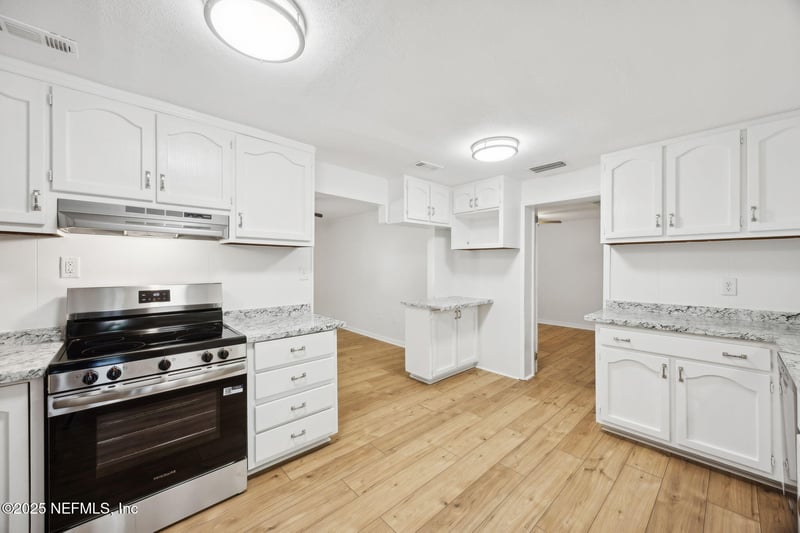 44186 Lee Dr, Callahan, FL 32011