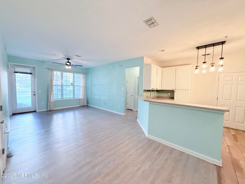 11251 Campfield Dr #1102, Jacksonville, FL 32256