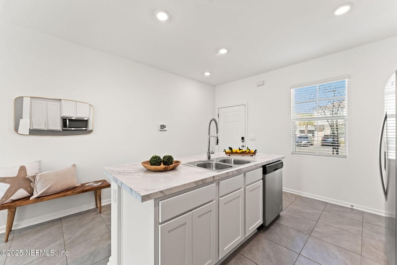 8330 Asteroid St, Jacksonville, FL 32256