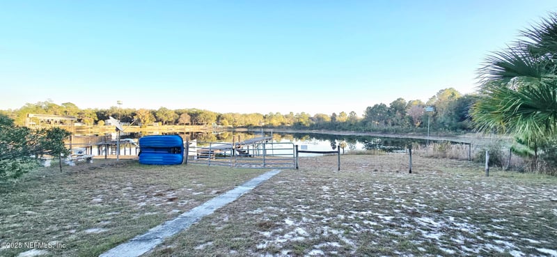 118 Hillside Dr, Hawthorne, FL 32640