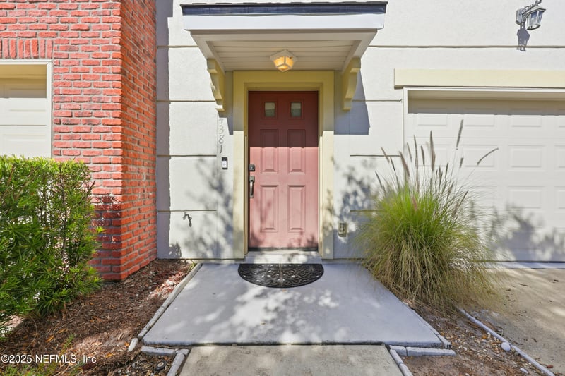 4381 Ellipse Dr, Jacksonville, FL 32246