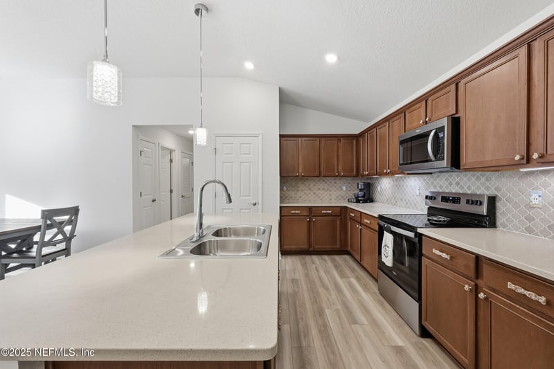 335 Boulder Ln, St Johns, FL 32259