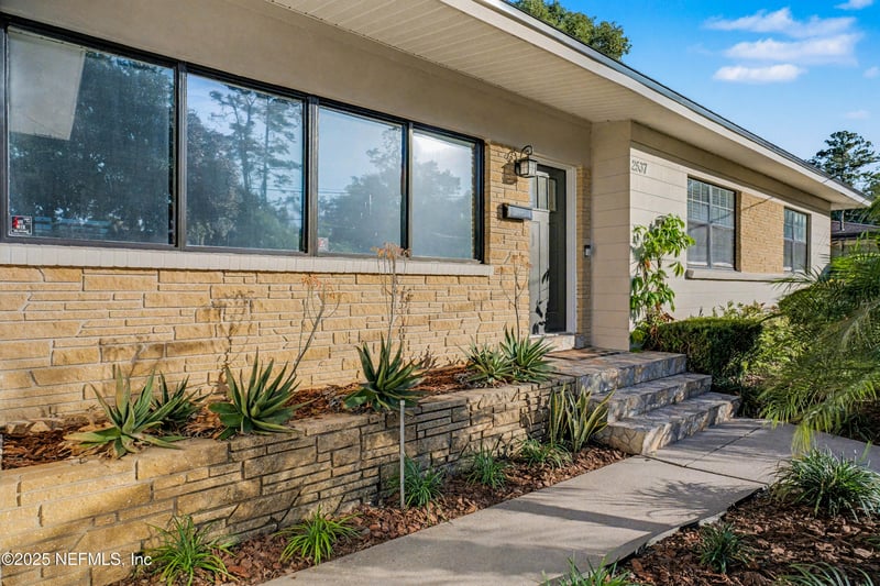 2537 Buttonwood Dr, Jacksonville, FL 32216