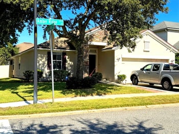 211 Amber Ridge Rd, Jacksonville, FL 32218