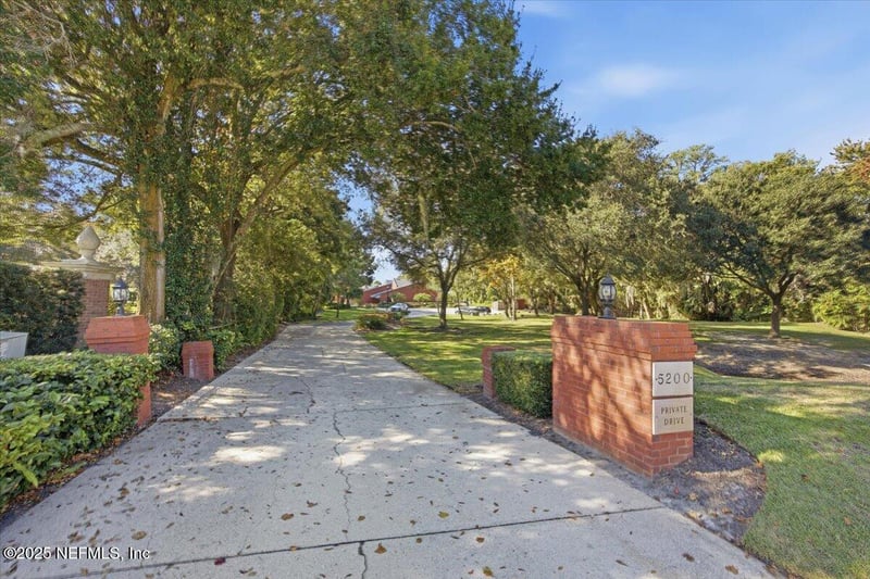 5200 San Jose Blvd #7, Jacksonville, FL 32207