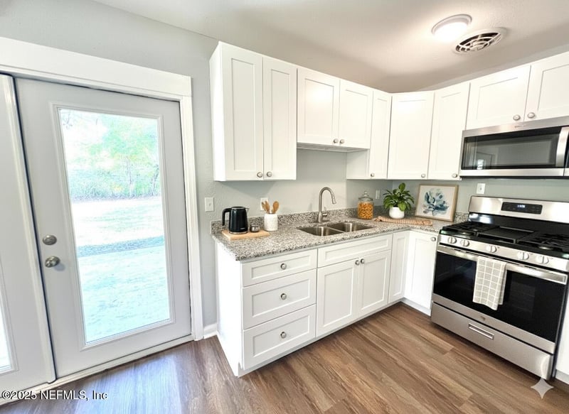 2203 Betsy Dr, Jacksonville, FL 32210