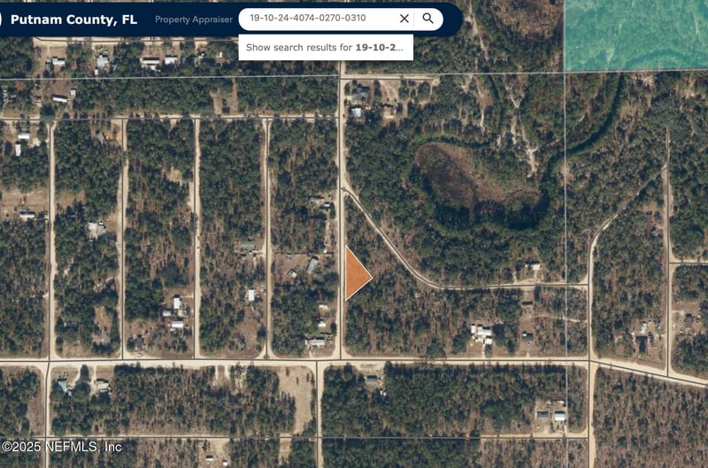 110 Lakeview Way, Interlachen, FL 32148