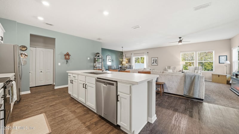 8017 Cape Fox Dr, Jacksonville, FL 32222