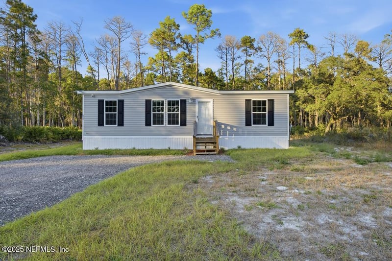 520 Hickory Nut Trl, Satsuma, FL 32189