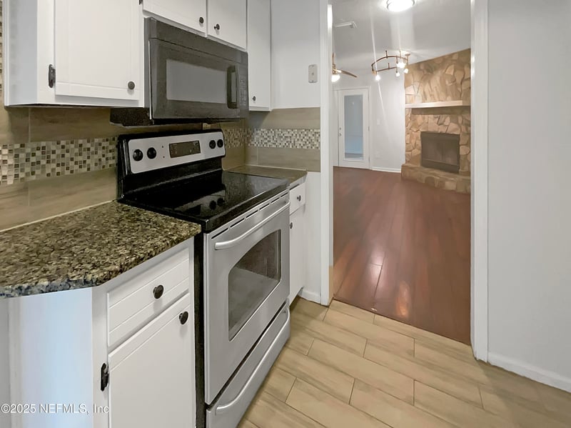 5580 Cabot Dr, Jacksonville, FL 32244