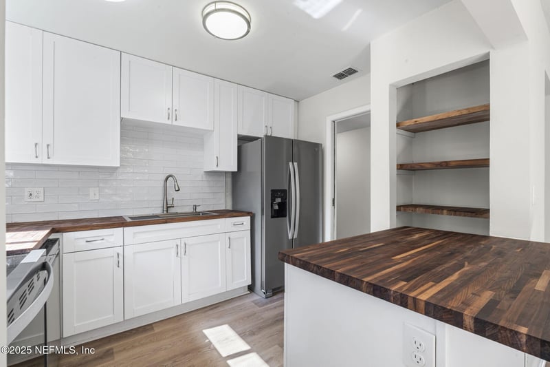 7333 Ortega Hills Dr, Jacksonville, FL 32244