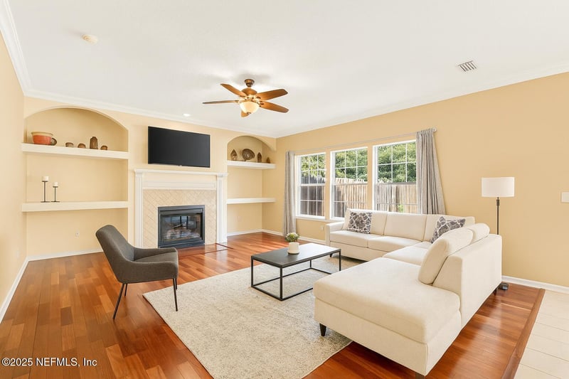 525 Hardeeville Ct, Jacksonville, FL 32218