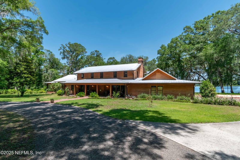 943 County Road 21, Hawthorne, FL 32640