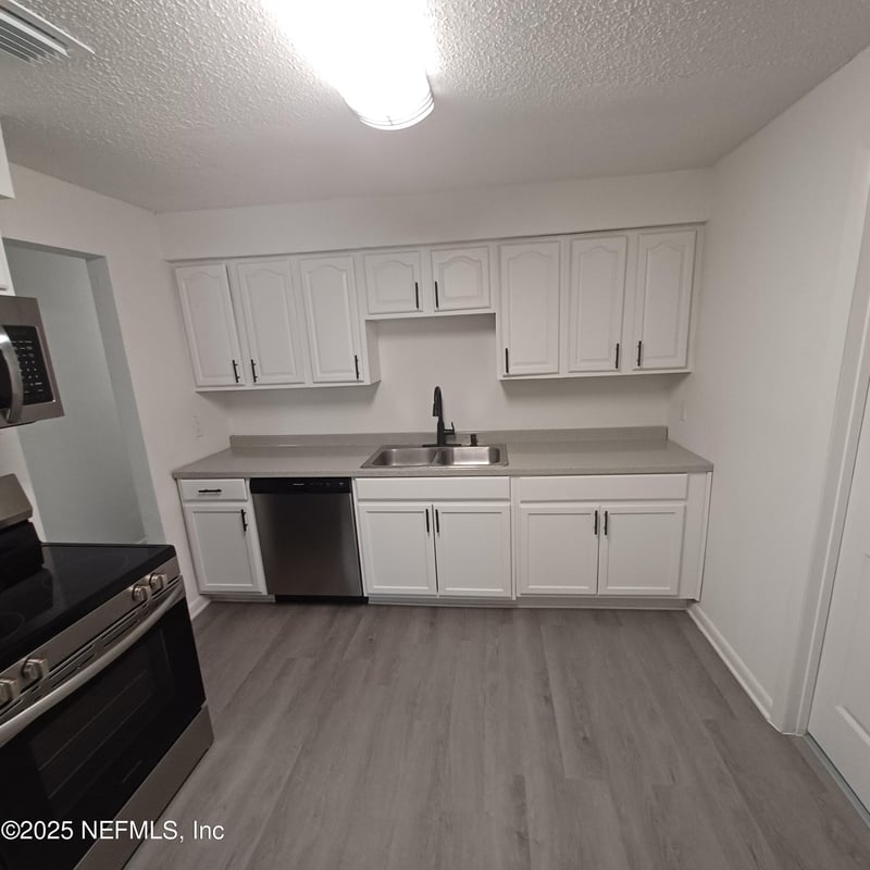 5979 Martin Luther King Dr, Jacksonville, FL 32219