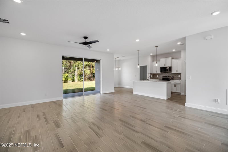 7 Burning View Ln, Palm Coast, FL 32137