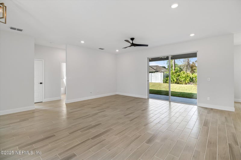 7 Burning View Ln, Palm Coast, FL 32137