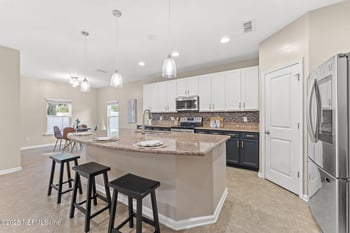 2532 Caney Oaks Dr, Jacksonville, FL 32218