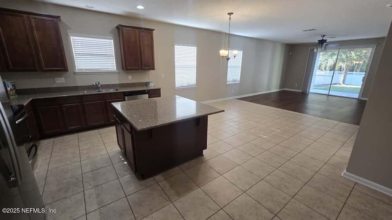 137 Tollerton Ave, St Johns, FL 32259