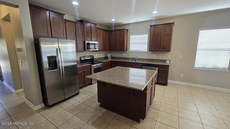 137 Tollerton Ave, St Johns, FL 32259