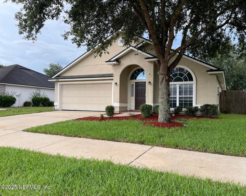 13706 Fish Eagle Dr, Jacksonville, FL 32226