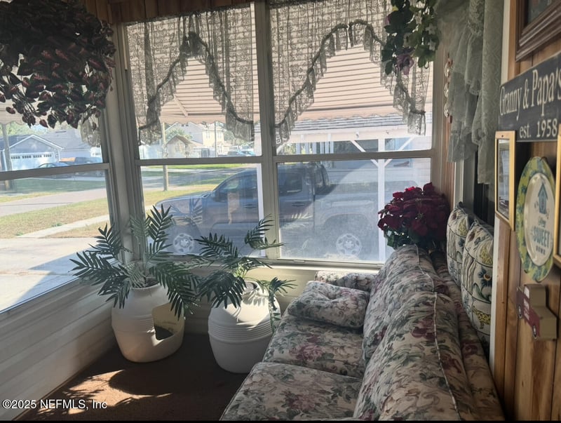 5044 Sunderland Rd, Jacksonville, FL 32210