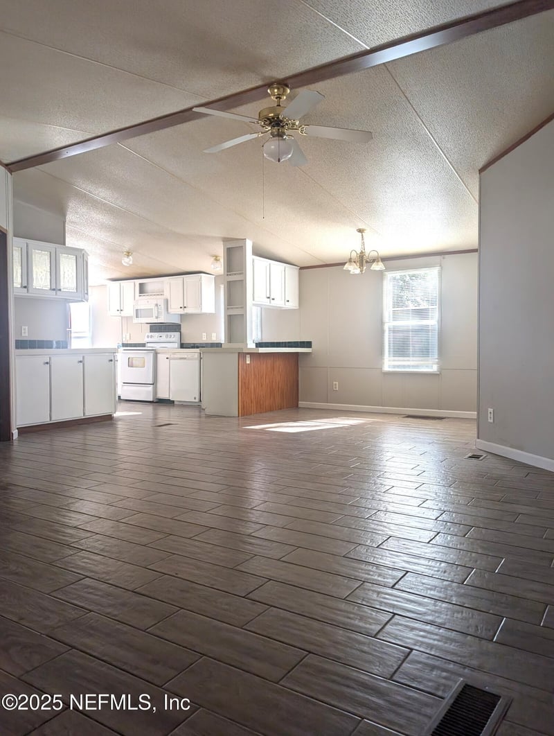 147 Melanie Ln, Middleburg, FL 32068