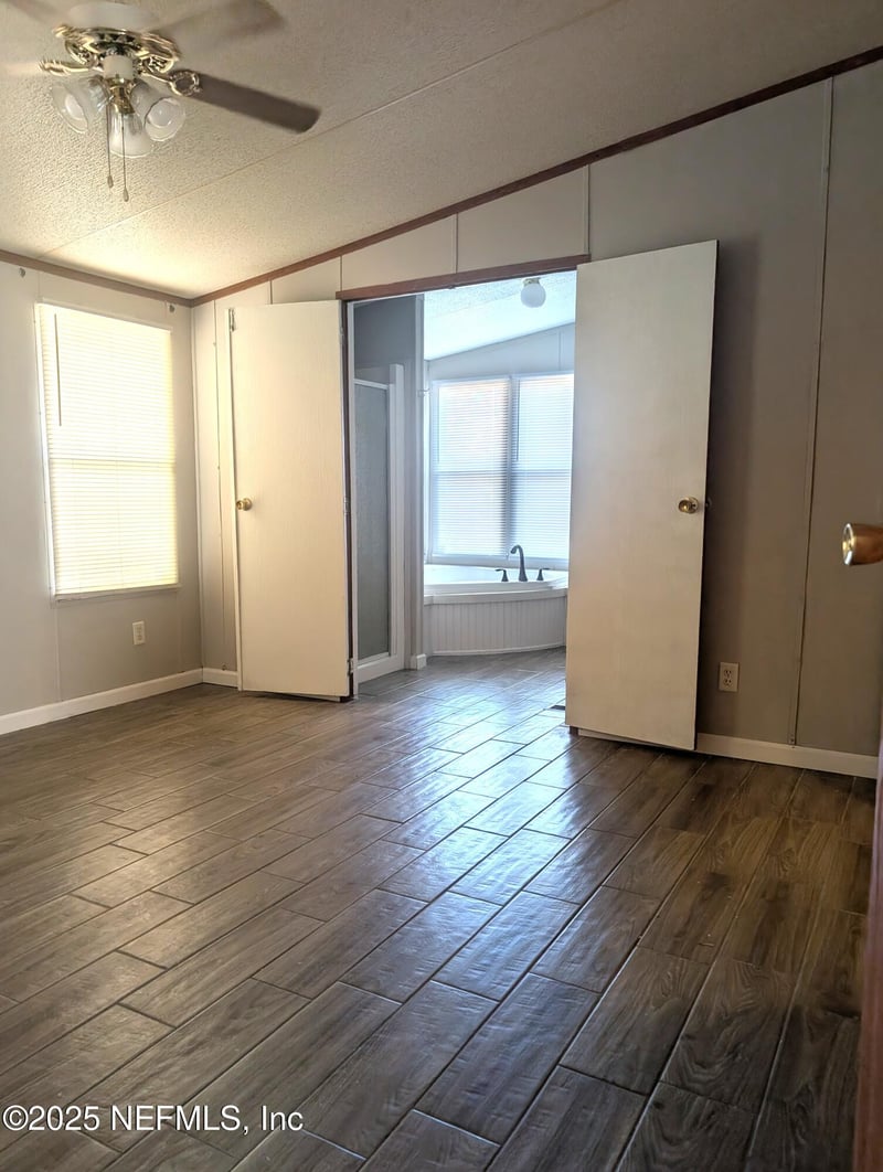 147 Melanie Ln, Middleburg, FL 32068