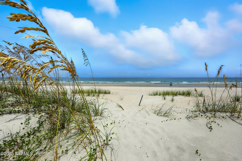 851 Beach Ave, Atlantic Beach, FL 32233