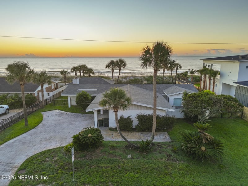 851 Beach Ave, Atlantic Beach, FL 32233