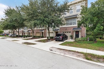 4510 Congressional Dr, Jacksonville, FL 32246