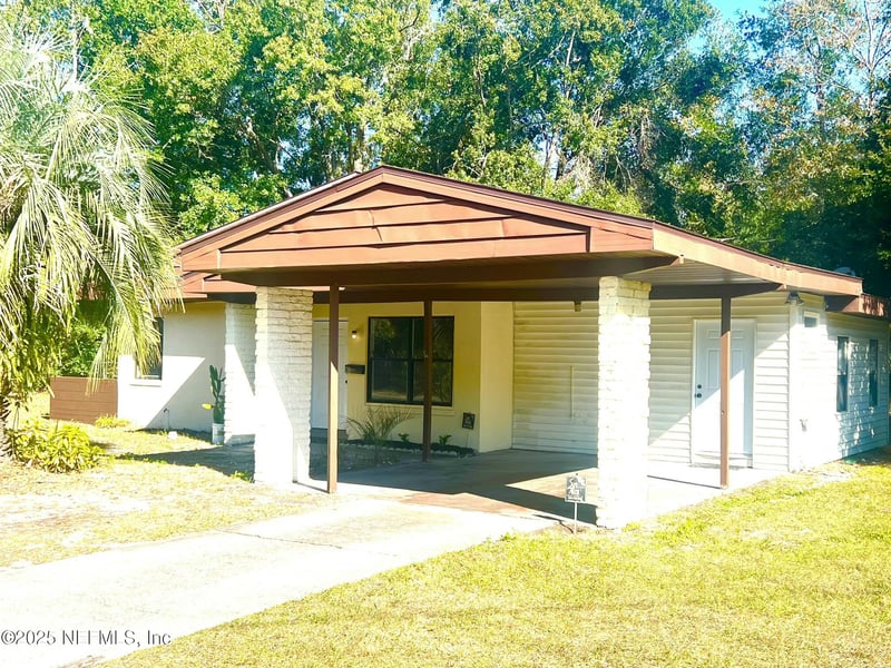 7947 Chateau Dr, Jacksonville, FL 32221