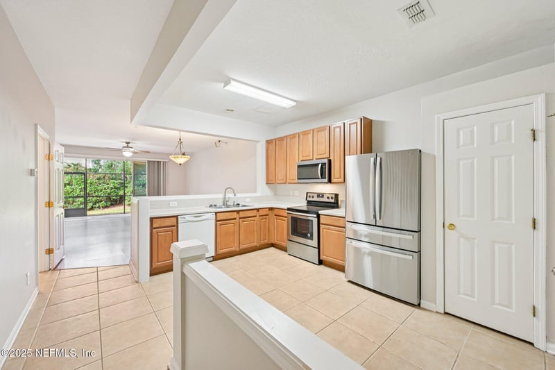 7508 Scarlet Ibis Ln, Jacksonville, FL 32256