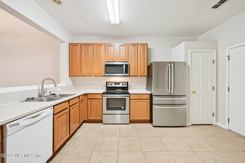 7508 Scarlet Ibis Ln, Jacksonville, FL 32256