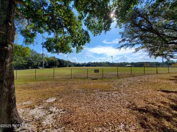 5560 Bishop Cir, Jacksonville, FL 32207