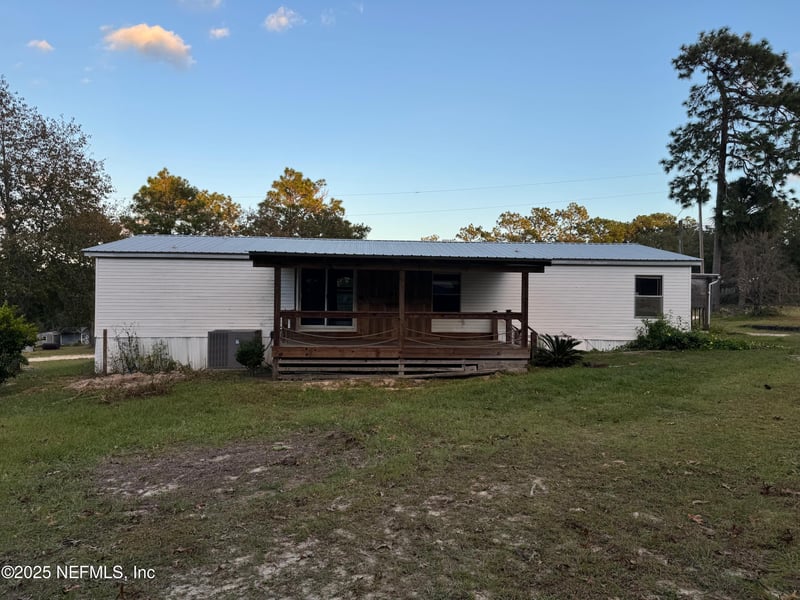 323 Incline Rd, Satsuma, FL 32189