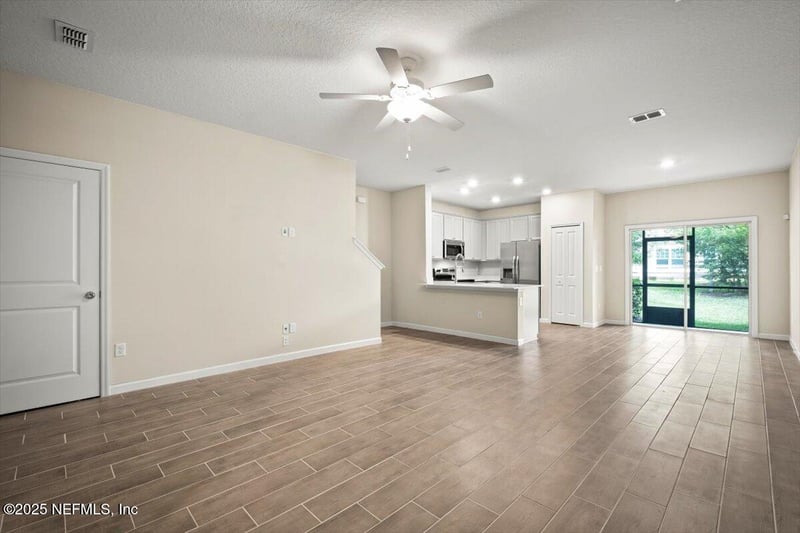 1253 Beach Dune Dr, Jacksonville, FL 32233