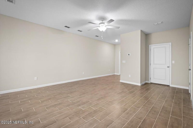 1253 Beach Dune Dr, Jacksonville, FL 32233