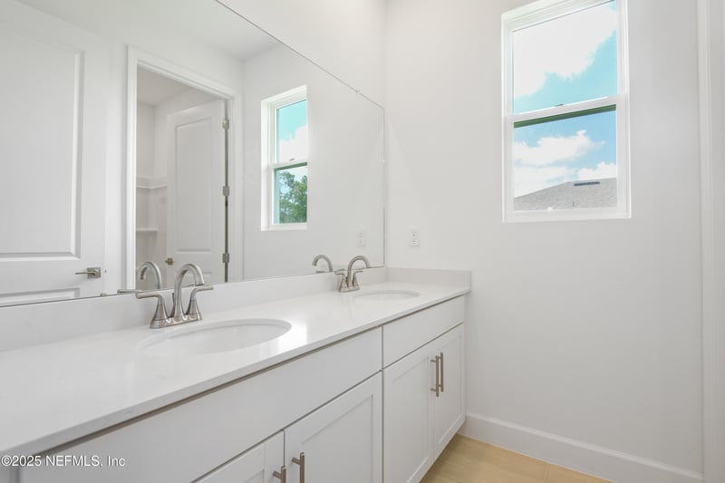 9093 Players Dr, Weeki Wachee, FL 34613