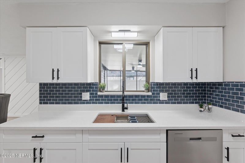 6695 Arrowroot Dr, Jacksonville, FL 32244