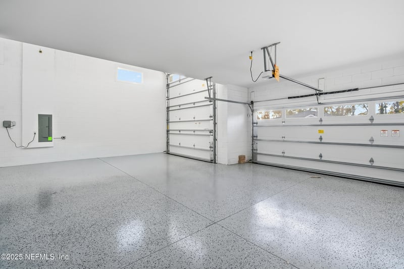 9120 Players Dr, Weeki Wachee, FL 34613